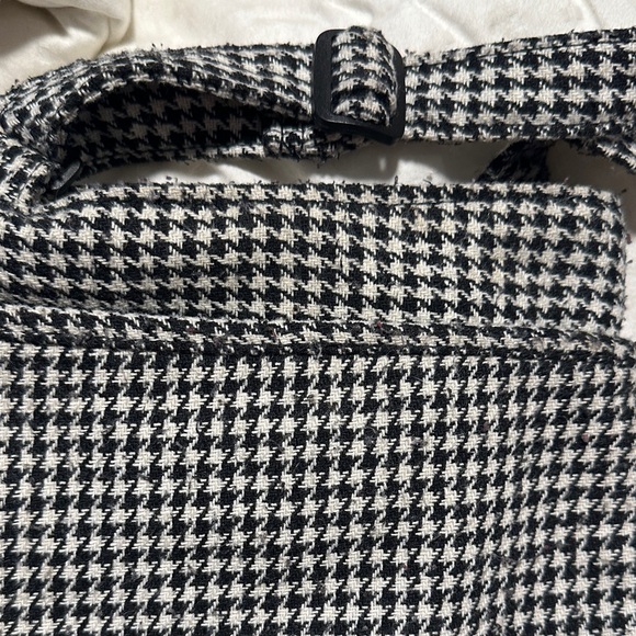 Kavu Houndstooth Crossbody‎ Bag with Red Zipper - Picture 6 of 15